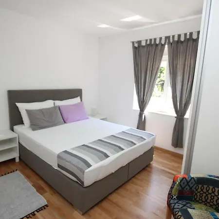 Apartment Devcic